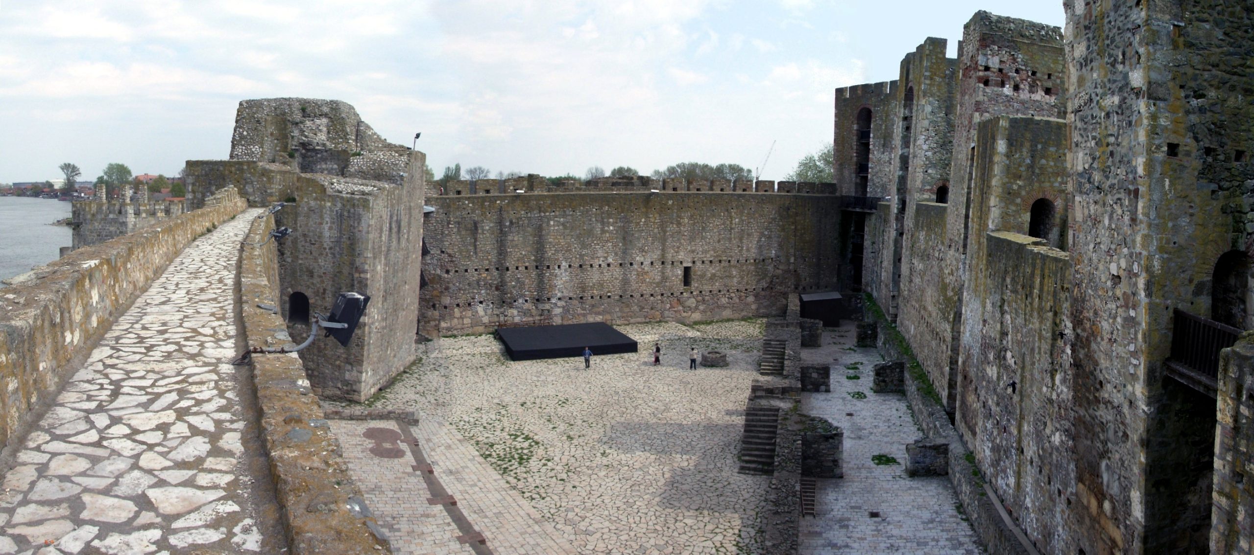 Semendire Kalesi