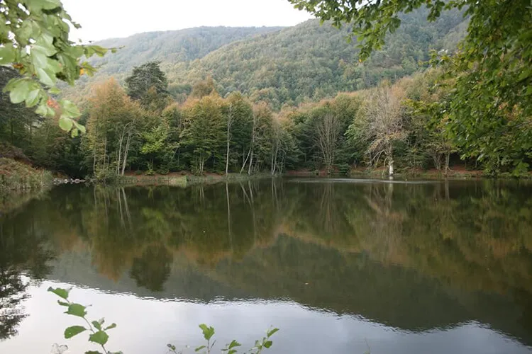 Büyük Dipsiz Göl Kamp Alanı