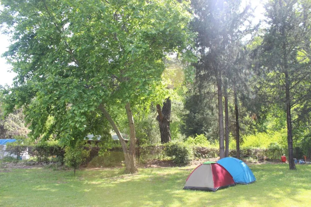 Çıralı Saklı Bahçe Pansiyon Camping