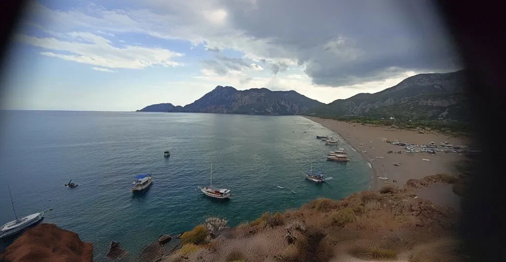 Lavinya Camping & Bungalows