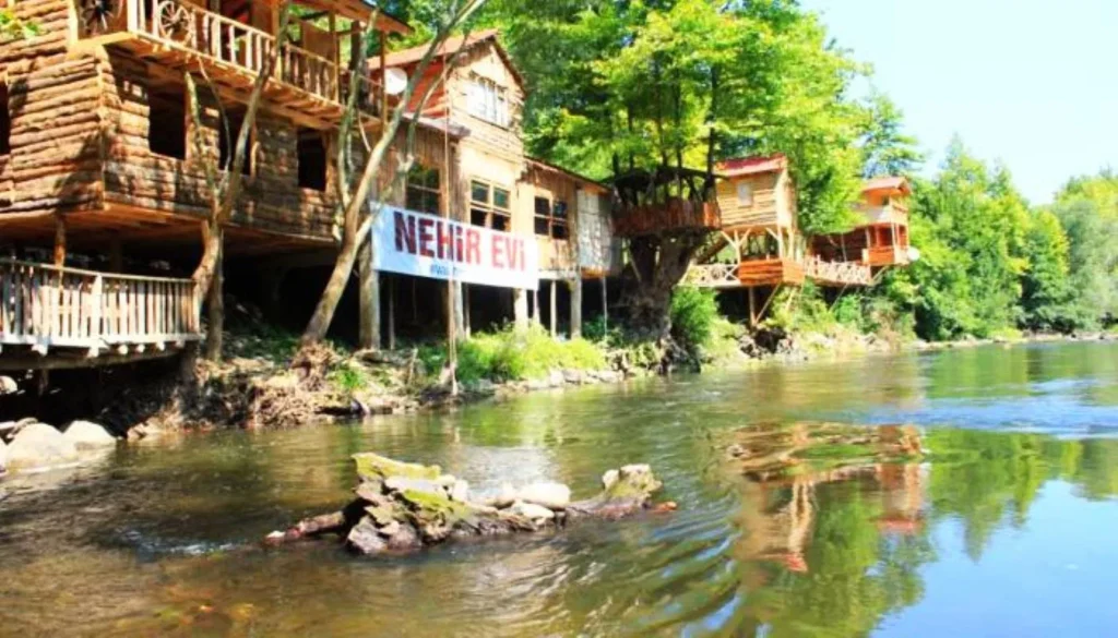 Nehirevi Rafting, Kamp Ve Bungalov
