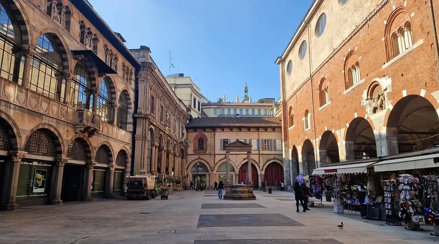 Piazza Mercanti