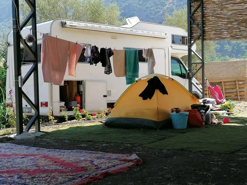 Yalın Kamping