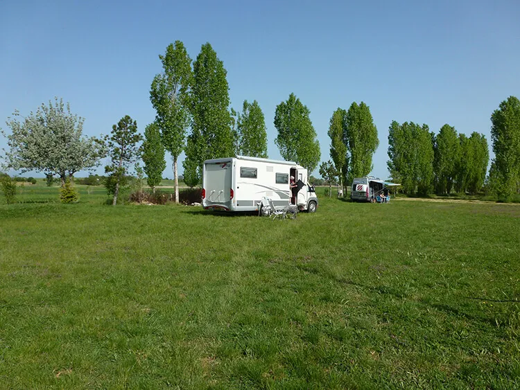 Ada Restoran Karavan ve Kamping