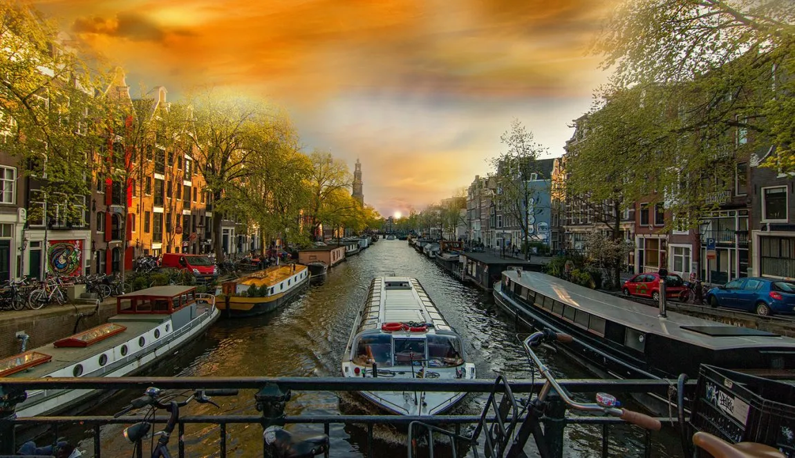 Amsterdam Gezilecek Yerler Pars