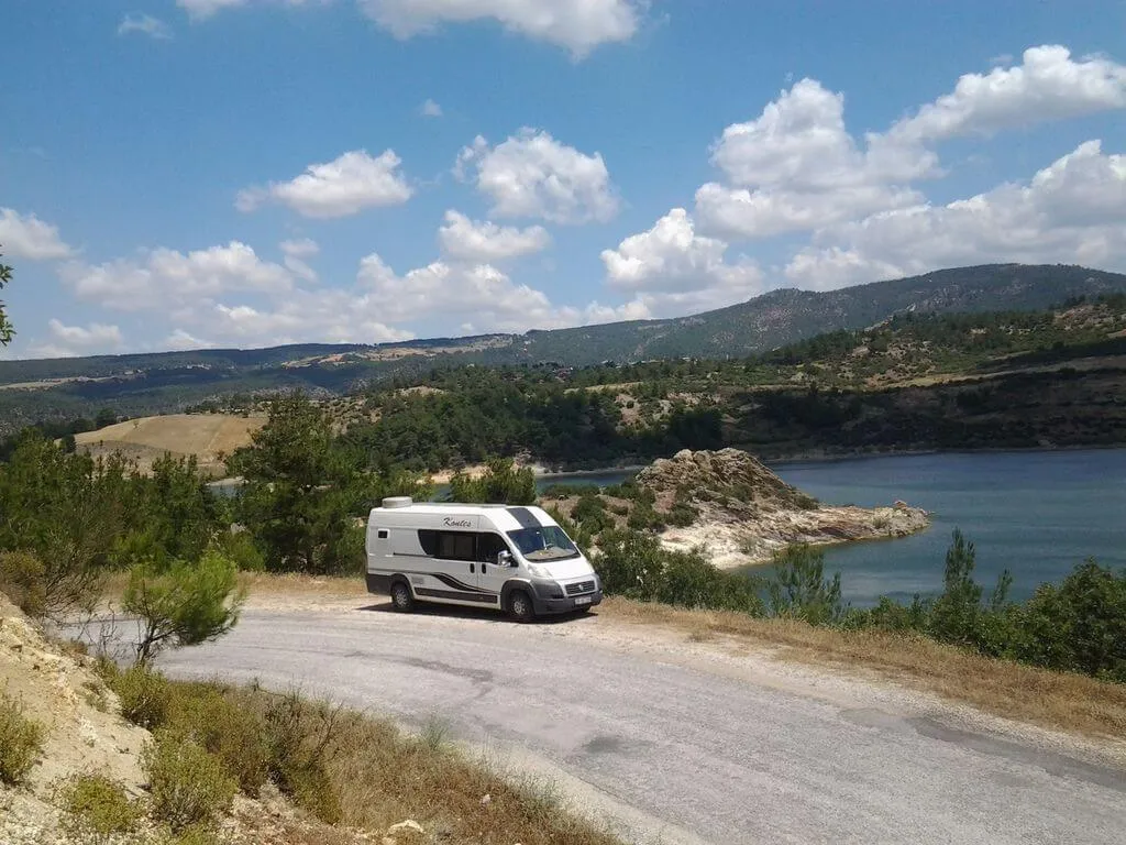 Atikhisar Baraji Kamp Alani