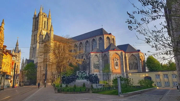 Aziz Bavo Katedrali (Sint-Baafskathedraal)