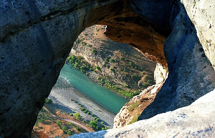 Botan Mağaraları Mevkii Kamp Alanı