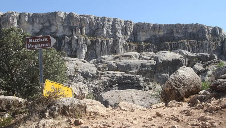 Buzluk Mağarası Kamp Alanı