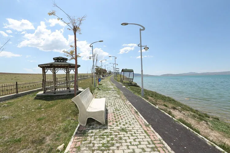 Erçek Gölü Kamp Alanı