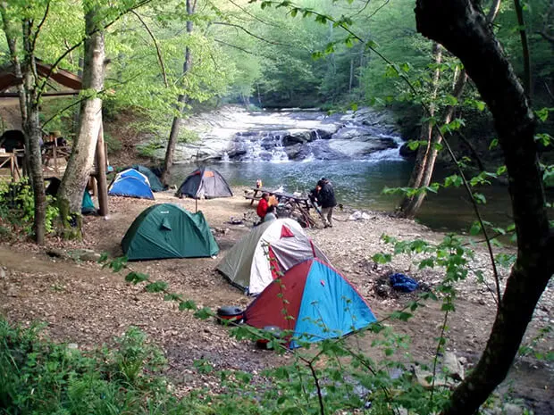 Gazinin Yeri Kamp Alani Yuvacik