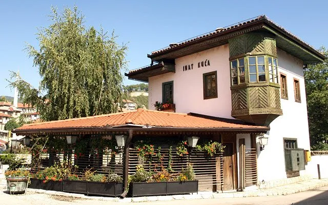 Inat Evi