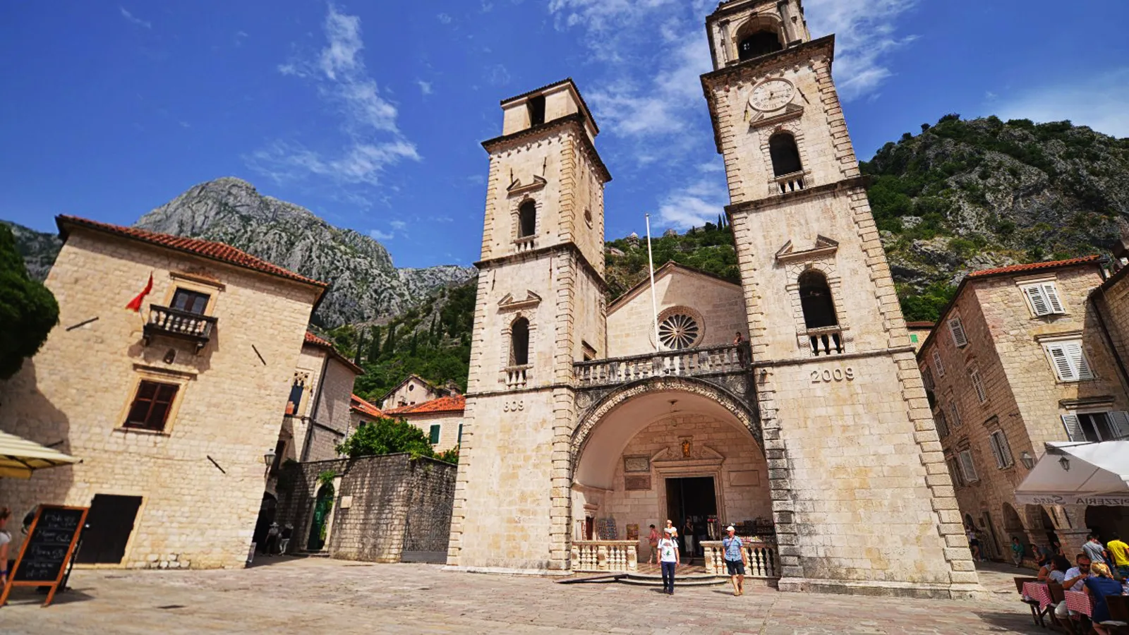 ⛪ Kotor Katedrali: Tarihle Bezenmiş Sessiz Bir Anıt
