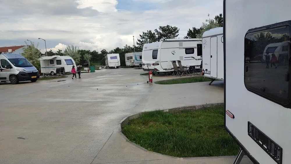 Mavigöl Kamp Alanı