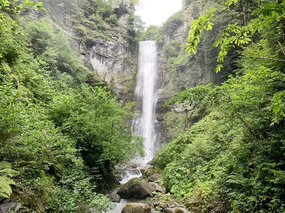 Meral Şelalesi Kamp Alanı