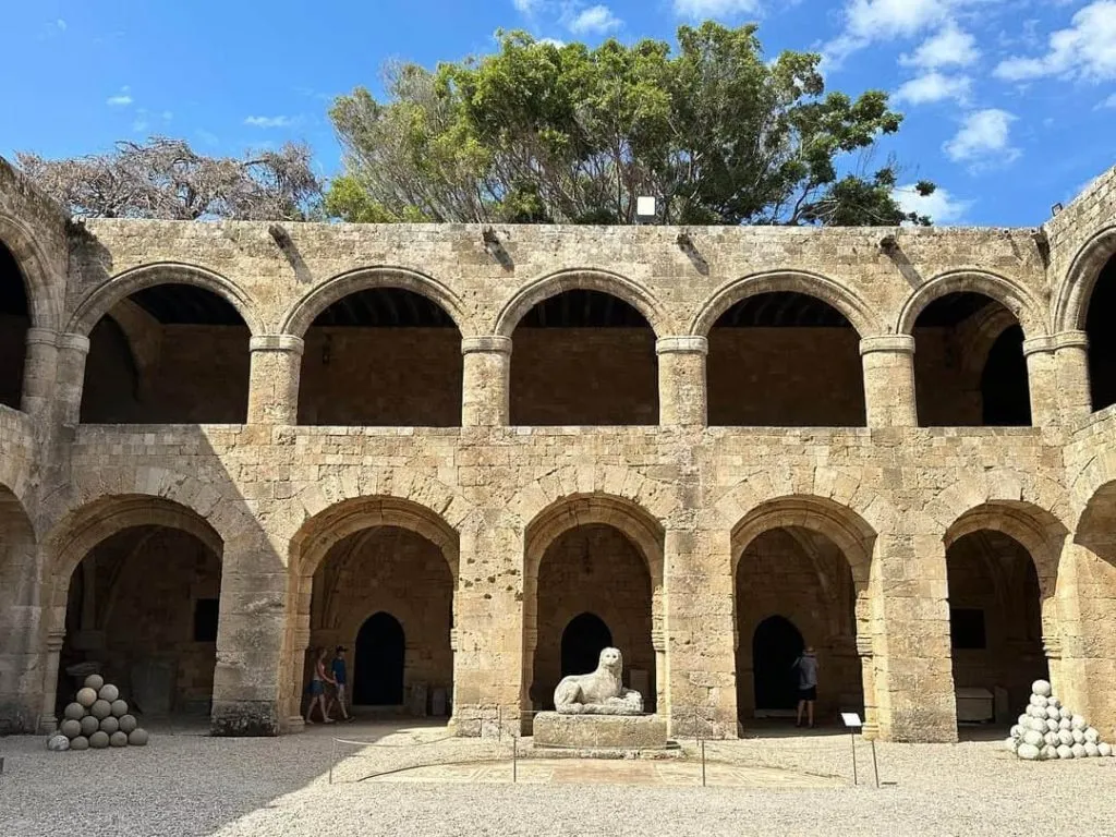 Rodos’ta Müze Kartları ve İndirimli Girişler