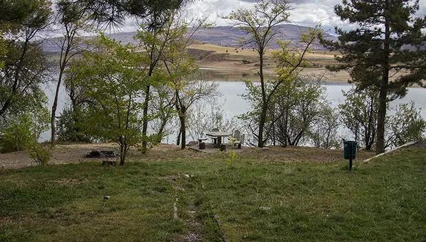 Sarımsaklı Barajı Kamp Alanı