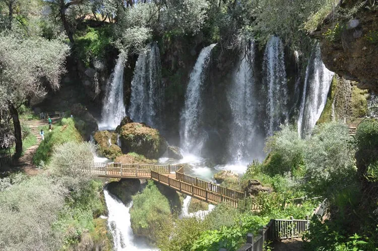 Sızır Şelalesi Kamp Alanı