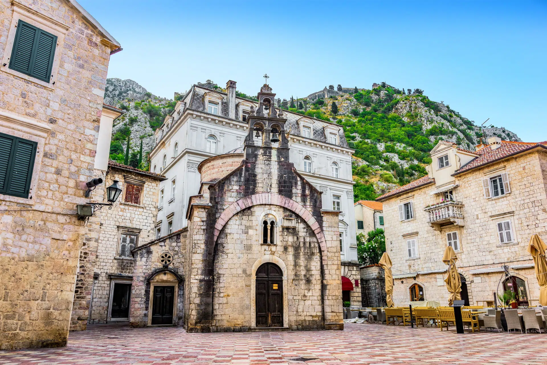 ⛪ Sveti Luka Kilisesi: Kotor’un Sessiz ve Simgesel Mirası