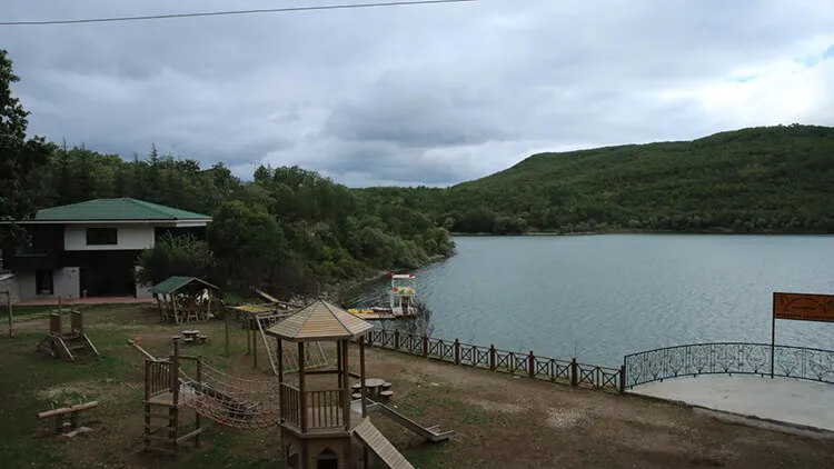 Zinav Gölü Tabiat Parkı Kamp Alanı