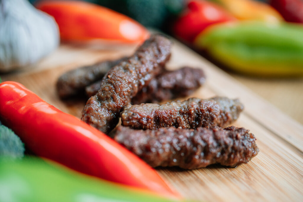 ️ 1. Ćevapi (Çevapi) – Boşnak Usulü Mini Kebaplar