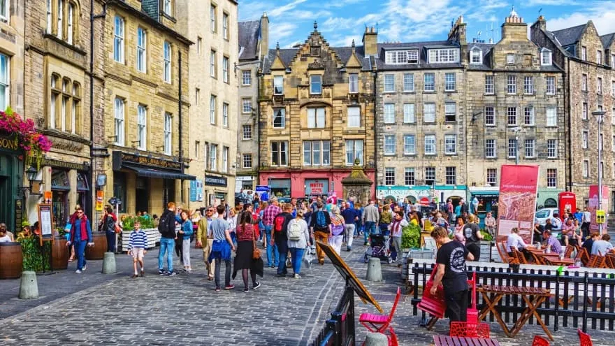 Edinburghdan Ne Alinir