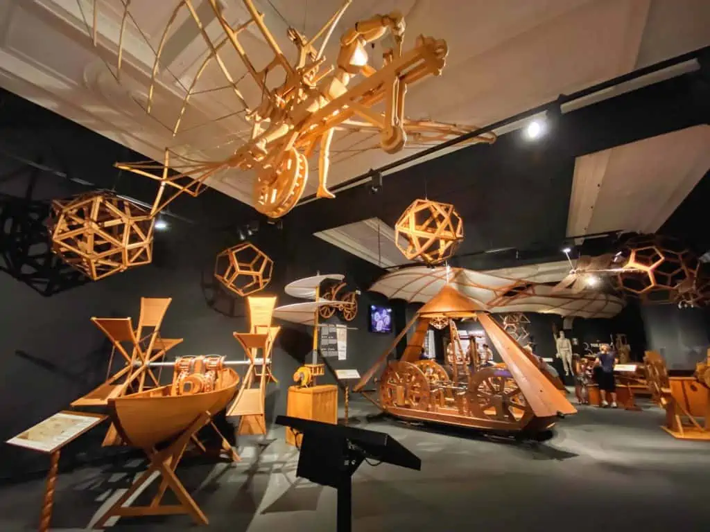 Leonardo Interactive Museum