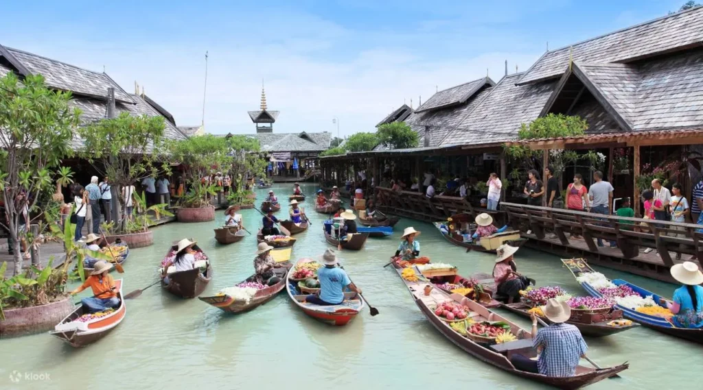 Pattaya Floating Market (Yüzen Pazar)