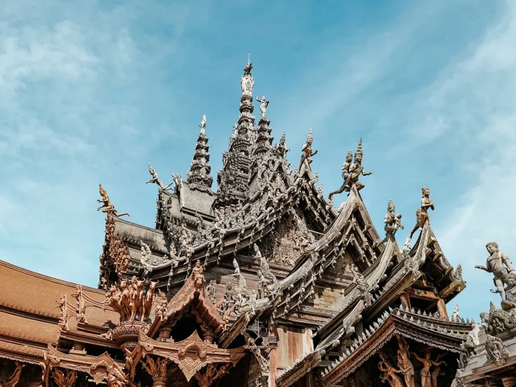 Prasat Satchatham (Hakikat Tapınağı)