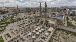 Sivas’ta Ne Yapılır? Mutlaka Yaşamanız Gereken 17 Harika Deneyim Sivas’ta Ne Yapılır? Mutlaka Yaşamanız Gereken 17 Harika Deneyim