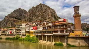 Amasya Tarihi Yerler Rehberi: Kral Kaya Mezarları ve Şehzadeler Yolu
