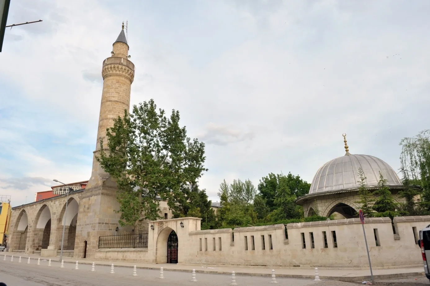 Asırlık Hanlar, Türbeler ve İpek Yolu (Elbistan & Merkez)