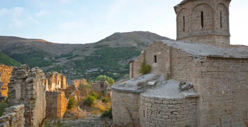 Gümüşhane Tarihi Yerler Rehberi: Santa Harabeleri ve Tarihi İmera Manastırı