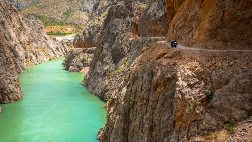 İnsanın Kayaya Meydan Okuması