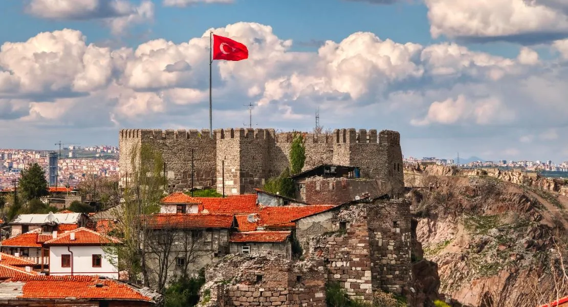 Medeniyetlerin Zirvesi ve Şehrin Bekçisi