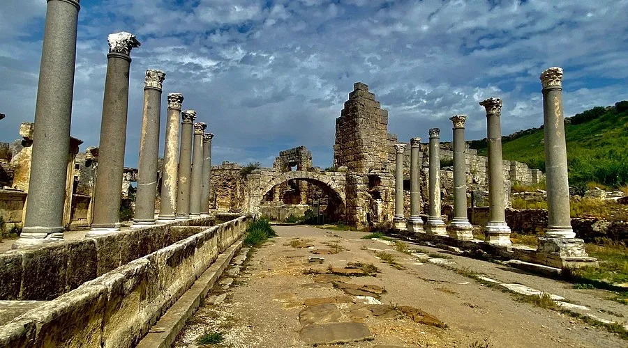 Pamfilya'nın İhtişamlı Kentleri