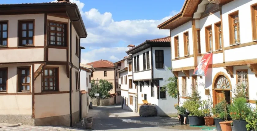 Sakarya Tarihi Yerler Rehberi: Bizans ve Osmanlı’nın Kesişimi (Justinianus Köprüsü & Taraklı)