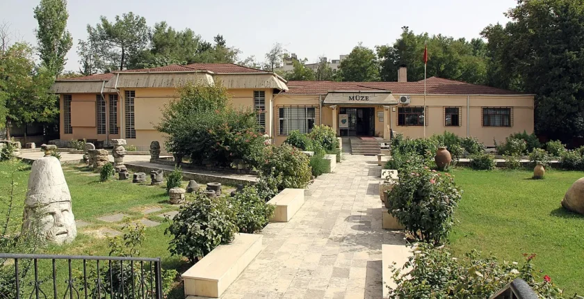 Adıyaman Müzeler Rehberi: Kommagene’nin Kalbi (Tüm Nemrut, Arkeoloji, Perre ve Kommagene Müzeleri Rehberi)