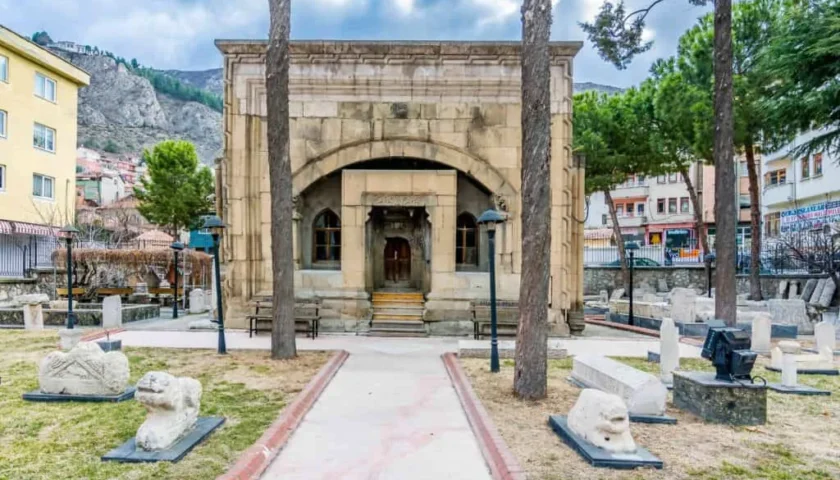 Amasya Müzeler Rehberi: Şehzadeler Şehrinde Tarih ve Efsane Yolculuğu