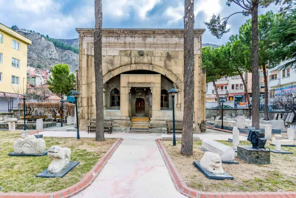 Amasya Müzeler Rehberi: Şehzadeler Şehrinde Tarih ve Efsane Yolculuğu
