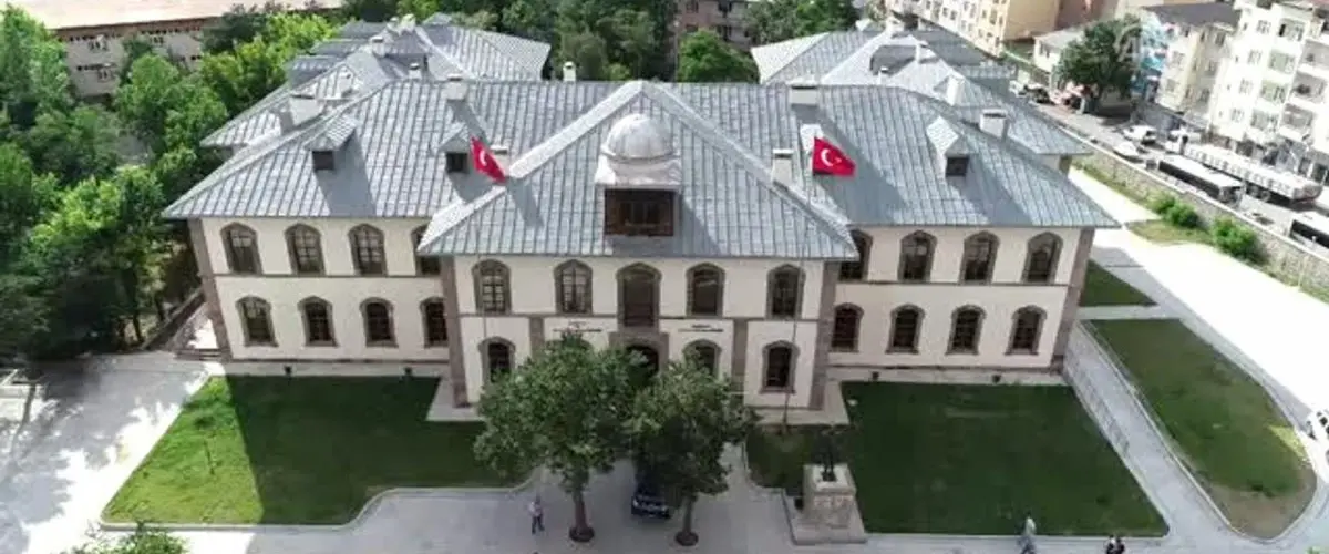 Cumhuriyet'in Doğuşu ve Milli Mücadele Ruhu (Merkez)