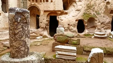 Niğde Tarihi Yerler Rehberi: Roma Havuzu ve Gümüşler Manastırı’nın Gizemi