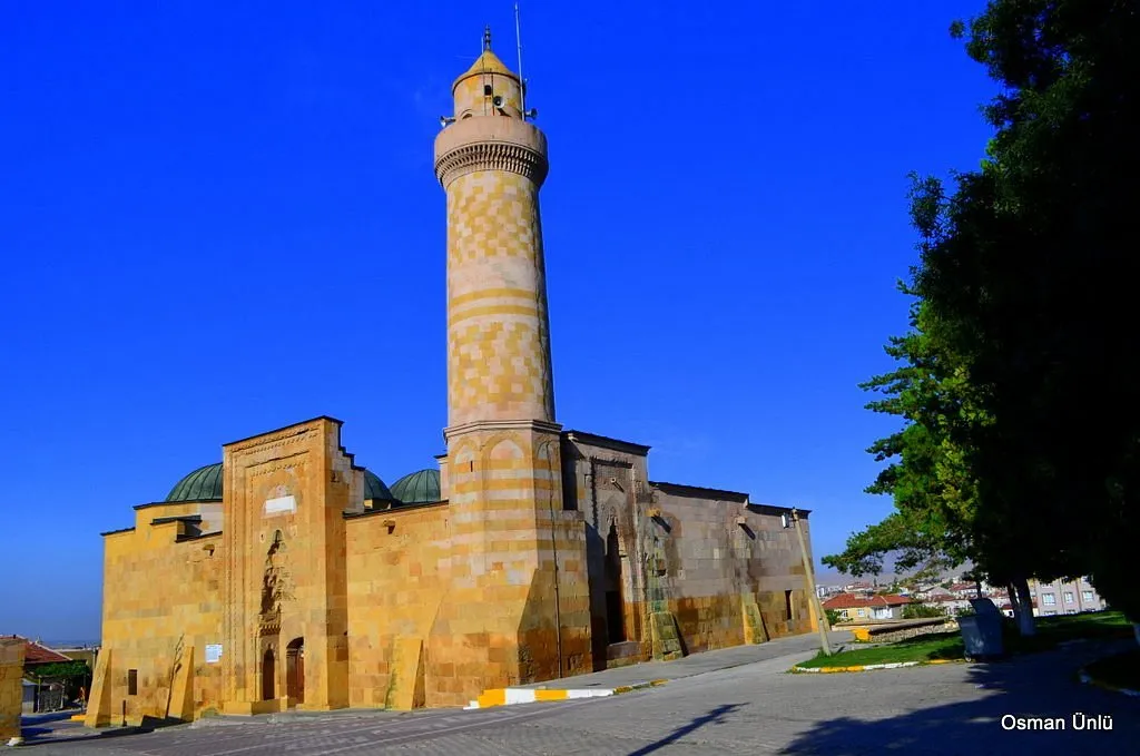 Selçuklunun Gölgesi, İlhanlı Mührü ve Sarp Manastırlar (Merkez) 