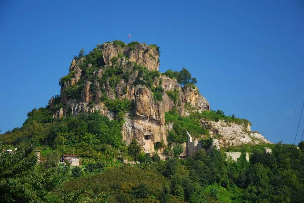 Uçurum Şatoları ve Çivisiz Ahşap Destanı (Ünye, Fatsa, İkizce)