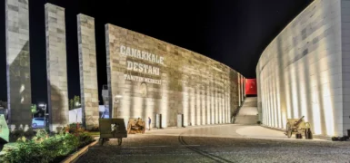 Çanakkale Müzeler Rehberi: İki Kıta, İki Destan (Tüm Troya, Savaş Tarihi, Arkeoloji ve Kent Müzeleri Rehberi)