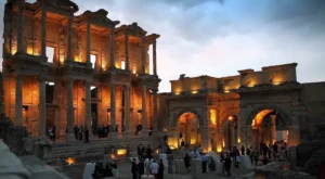 İzmir Müzeler Rehberi: Agora’dan Efes’e (Tüm Arkeoloji, UNESCO, Kent ve Tematik Müzeler Rehberi)