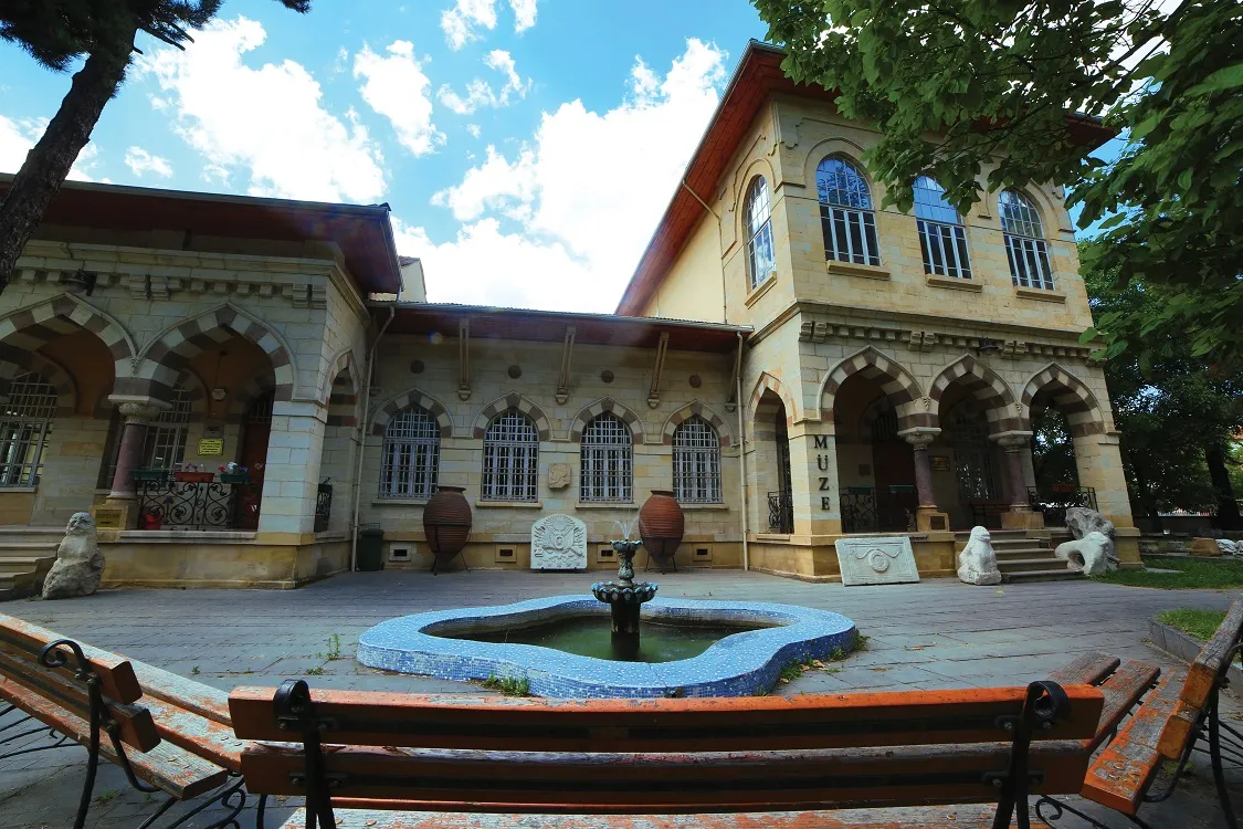 Kastamonu Müzeler Rehberi: Konakların Anlattığı Tarih (Tüm Etnografya, Cumhuriyet, Arkeoloji ve Kent Müzeleri Rehberi)