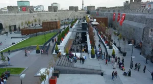 Kayseri Müzeler Rehberi: Selçuklu’nun İzinde (Tüm Selçuklu, Arkeoloji, Kent ve Mimar Sinan Müzeleri Rehberi)