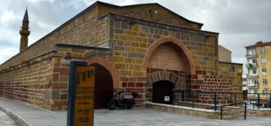 Niğde Müzeler Rehberi: Gülümseyen Meryem Ana’nın Sırrı (Tüm Gümüşler Manastırı, Arkeoloji ve Kent Müzeleri Rehberi)