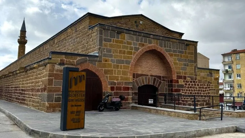 Niğde Müzeler Rehberi: Gülümseyen Meryem Ana’nın Sırrı (Tüm Gümüşler Manastırı, Arkeoloji ve Kent Müzeleri Rehberi)